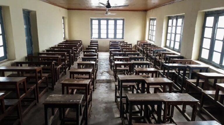 Schools and Colleges in Karachi to Stay Closed Tomorrow: Official Notification Issued Schools and Colleges in Karachi to Stay Closed Tomorrow