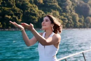 Ayesha Omar to Host Lazawaal Ishq
