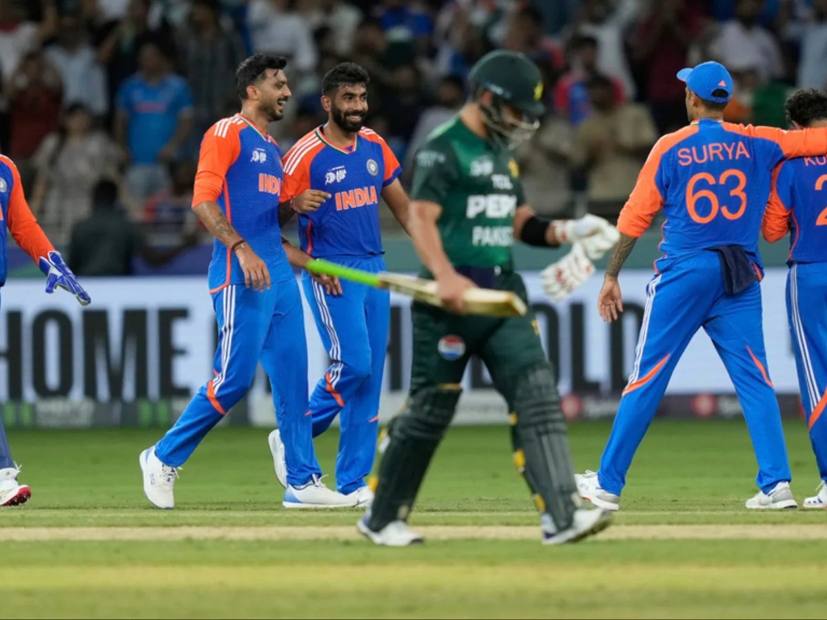 Pakistan 62-4 in Powerplay Against India